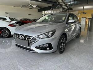 Privat: Hyundai i30 1.5 Pure Limo Assistenzpaket SHZ Lenkradheizung Klimaautomatik