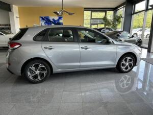 Hyundai i30 1.5 Pure Limo Assistenzpaket SHZ Lenkradheizung Klimaautomatik