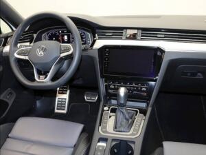 Volkswagen Passat Variant 2.0 TDI DSG R-line 5.-J.-GAR AHK PANO EASY-OPEN ALU 19