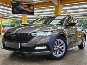 Skoda Octavia Combi 1,5 eTSI DSG Style el.Heckkl NAVI