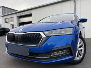 Skoda Octavia Combi 2.0 TDI DSG Style AHK Virtual Cockpit Navi DAB LED SHZ PDC Klima