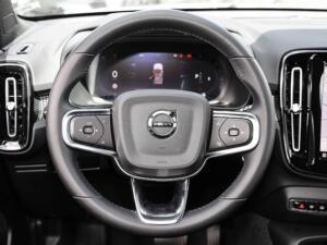 Volvo XC40 Plus Dark 2WD B4 EU6d digitales Cockpit Memory Sitze Soundsystem HarmanKardon 360 Kamera