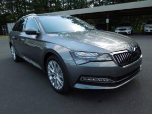 Skoda Superb Combi 2.0TDI DSG Style/LED/AHK/Navi/Kamera