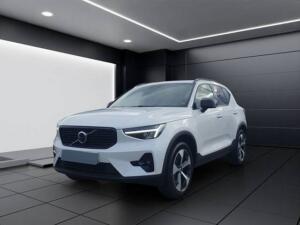 Volvo XC40 B4 B DKG Plus Dark Pano 360° AHK FA- Paket