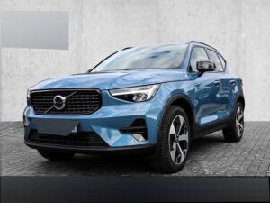 Volvo XC40 Plus Dark 2WD B4 EU6d digitales Cockpit Memory Sitze Soundsystem HarmanKardon 360 Kamera