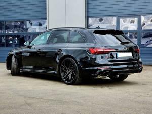 Audi RS4 Avant Tiptronic RS Essentials