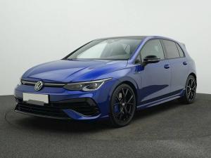 Volkswagen Golf 8 2.0 TSI DSG 4Mo. 5-J-GAR AKRA PANO BLACK IQ.LIGHT Hk