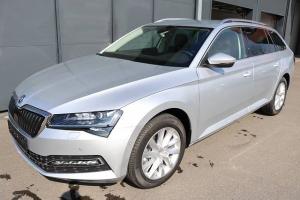 Skoda Superb 2.0 TDI DSG Style NAVI RFK MATRIX LED ACC