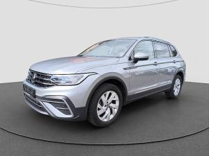 Volkswagen Tiguan 2.0 TDI DSG Life AHK NAVI RFK ACC SITZH 18LM