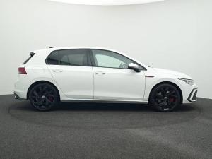 Privat: Volkswagen Golf 8 2.0 TSI DSG KAMERA NAVI ACC PDC SHZ WP