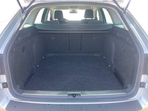 Skoda Superb Combi 2.0 TDI DSG|NAVI|SHZ|ACC|KAMERA|PDC