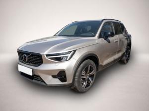 Volvo XC40 Plus Dark 2WD El. Panodach Digitales Cockpi